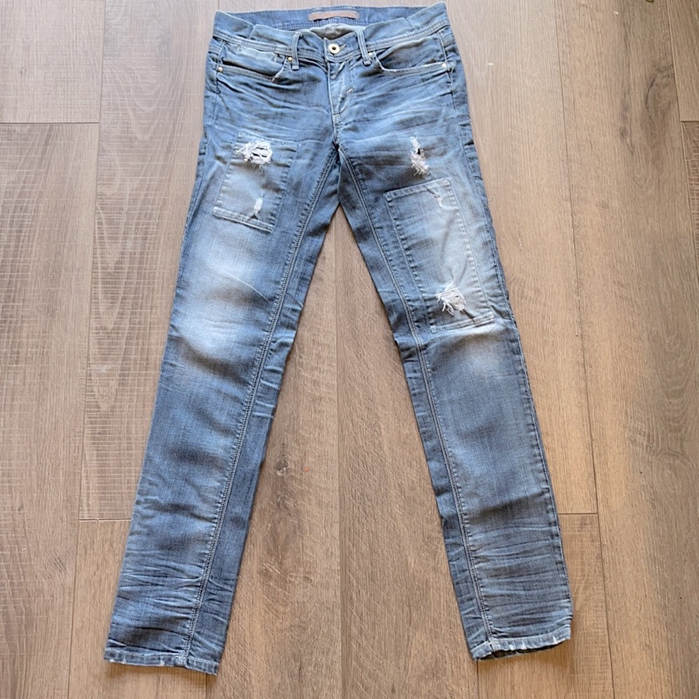 Divine Rights of Denim Distressed Blue Jeans Size 27